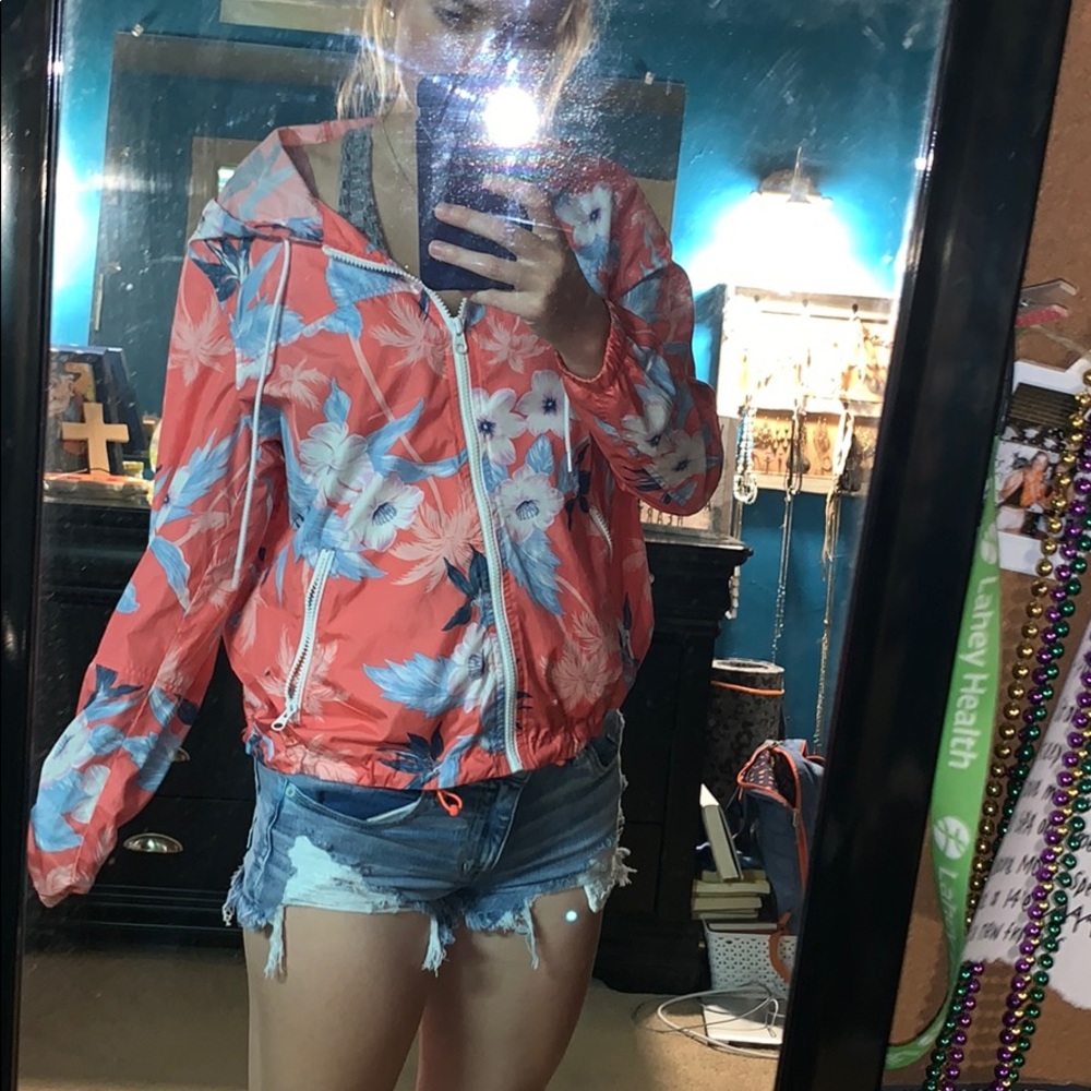 HOLLISTER WINDBREAKER excellent condition!!